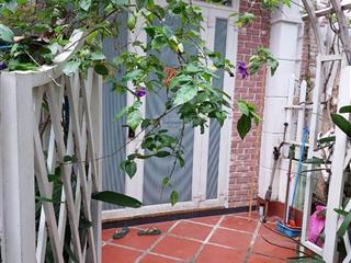 Nhà gần trần não p. ak q. 2 dtsd 60m2, 1 lầu, 1 pn, đủ nội thất