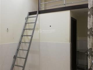 Phòng 18m2  3,2 triệu, gác lửng, máy lạnh, toilet, thang máy, tự do ngay lý phục man, quận 7