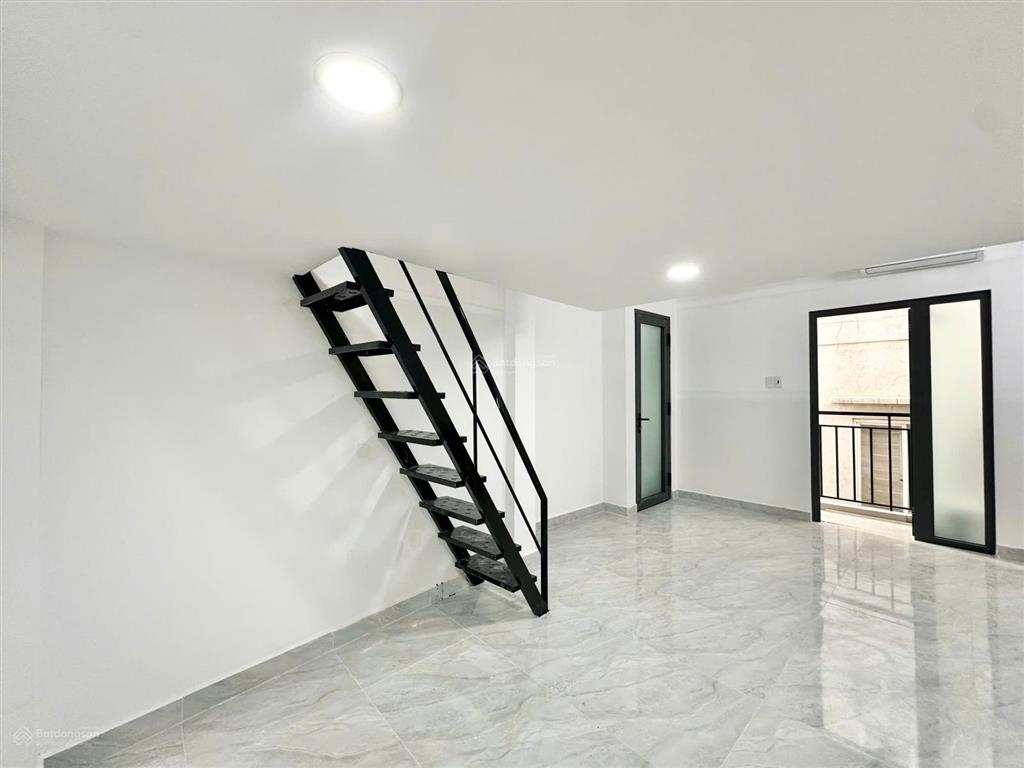 Phòng 20m23tr, gác lửng, máy lạnh, bếp, ban công/cửa sổ, mặt tiền đường ngay gần cv phần mềm q.12