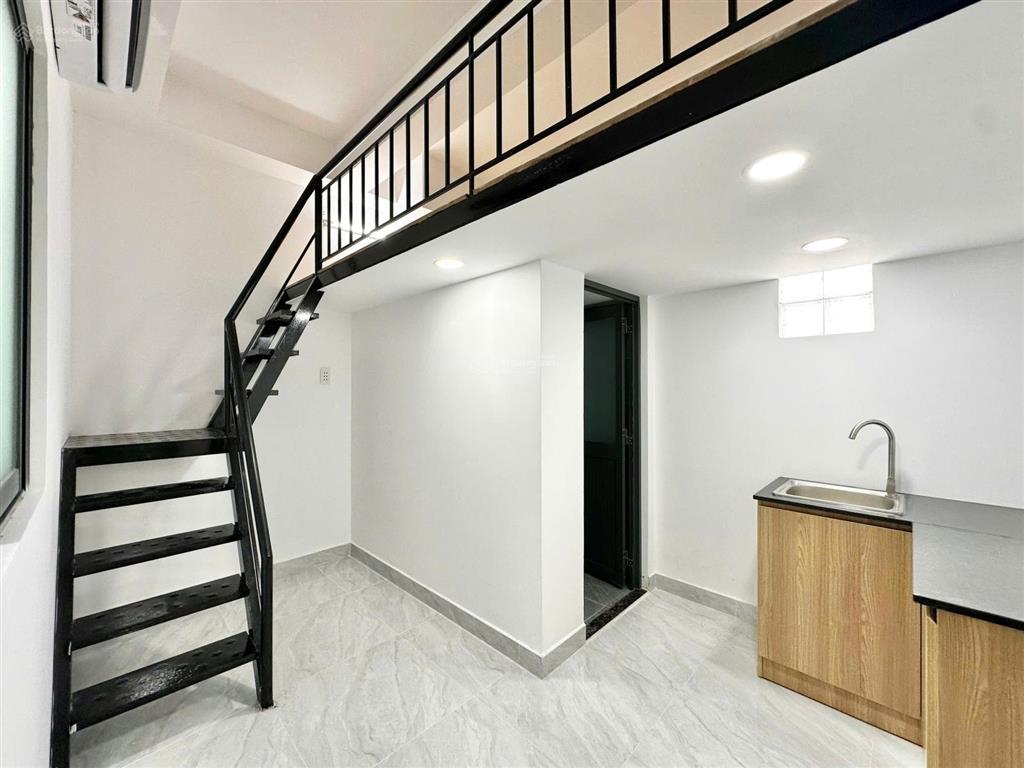 Phòng 20m23tr, gác lửng, máy lạnh, bếp, ban công/cửa sổ, mặt tiền đường ngay gần cv phần mềm q.12