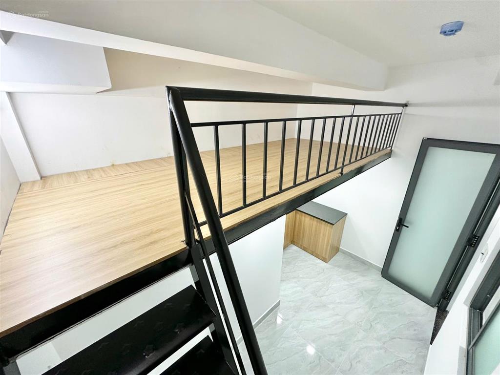 Phòng 20m23tr, gác lửng, máy lạnh, bếp, ban công/cửa sổ, mặt tiền đường ngay gần cv phần mềm q.12