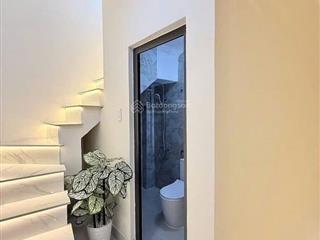 Kẹt tiền bán nhà  46m2  800tr  thạnh xuân 21  view picity q12