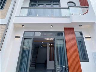 Bán nhà mặt tiền hẽm xe hơi 1ty350tr  nguyễn văn quá q12