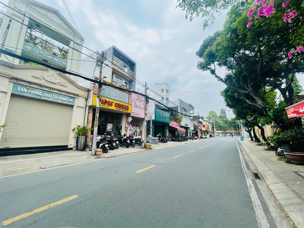 Bán nhà góc 2 mặt tiền bác ái, lương khải siêu ngang 17m cực hiếm giá trung tâm tp.thủ đức 79tr/m2