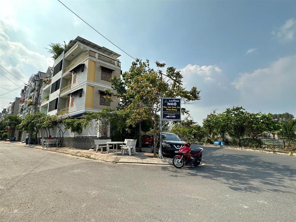 Bán lô đất khu dân cư hẻm 76 lê văn chí ngay bệnh viện lớn đa khoa thủ đức xây dựng tự do cao tầng