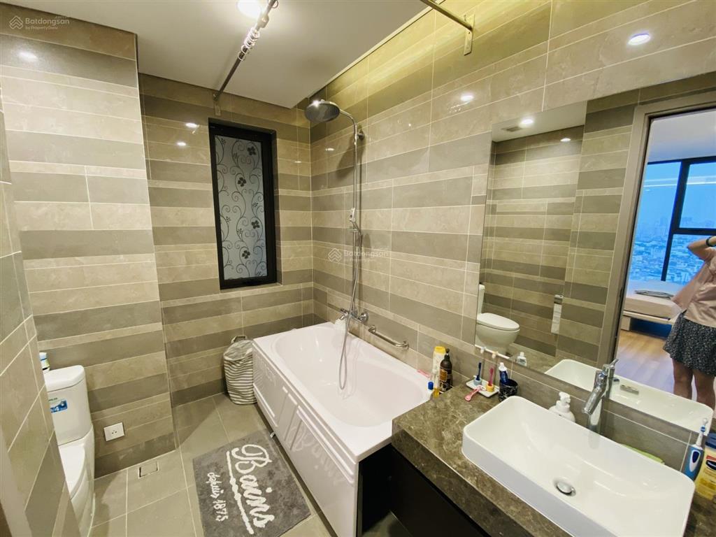 Cho thuê ch 2pn+1, 130m² giá 30 triệu/tháng tại hoàng thành tower, lê đại hành, hai bà trưng