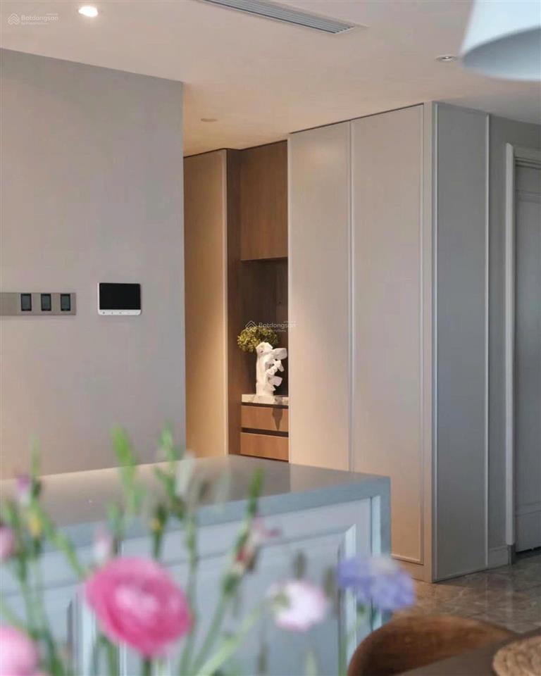 Cho thuê căn hộ 3pn, 3wc, 240m2 giá tốt tại pacific place  0942 033 ***