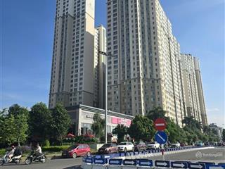 Chủ cán bộ về hưu  cần nhượng căn nhà (82m  mt 6,1m)  3 thoáng  ô tô vào nhà  giá 15,2tỷ
