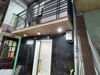 Bán nhà sổ hồng riêng cách mạng tháng tám quận 3 chỉ hơn 1 tỷ.