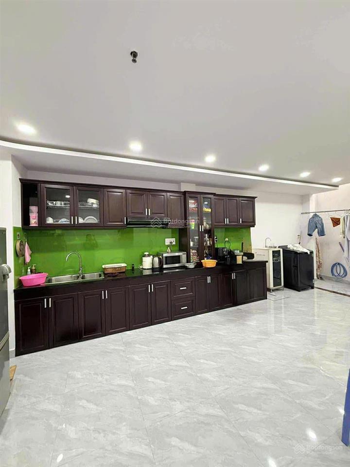 Căn hộ dịch vụ 6 tầng + thang máy+ đường rộng 8m nguyễn sơn tân phú nhỉnh 11 tỷ.