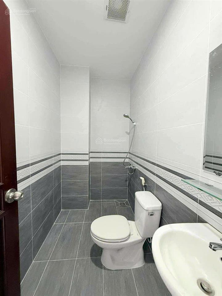 Căn hộ dịch vụ 6 tầng + thang máy+ đường rộng 8m nguyễn sơn tân phú nhỉnh 11 tỷ.