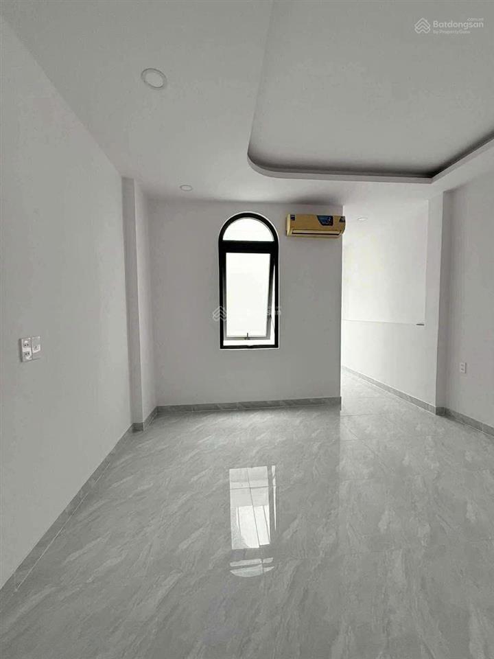 Căn hộ dịch vụ 6 tầng + thang máy+ đường rộng 8m nguyễn sơn tân phú nhỉnh 11 tỷ.