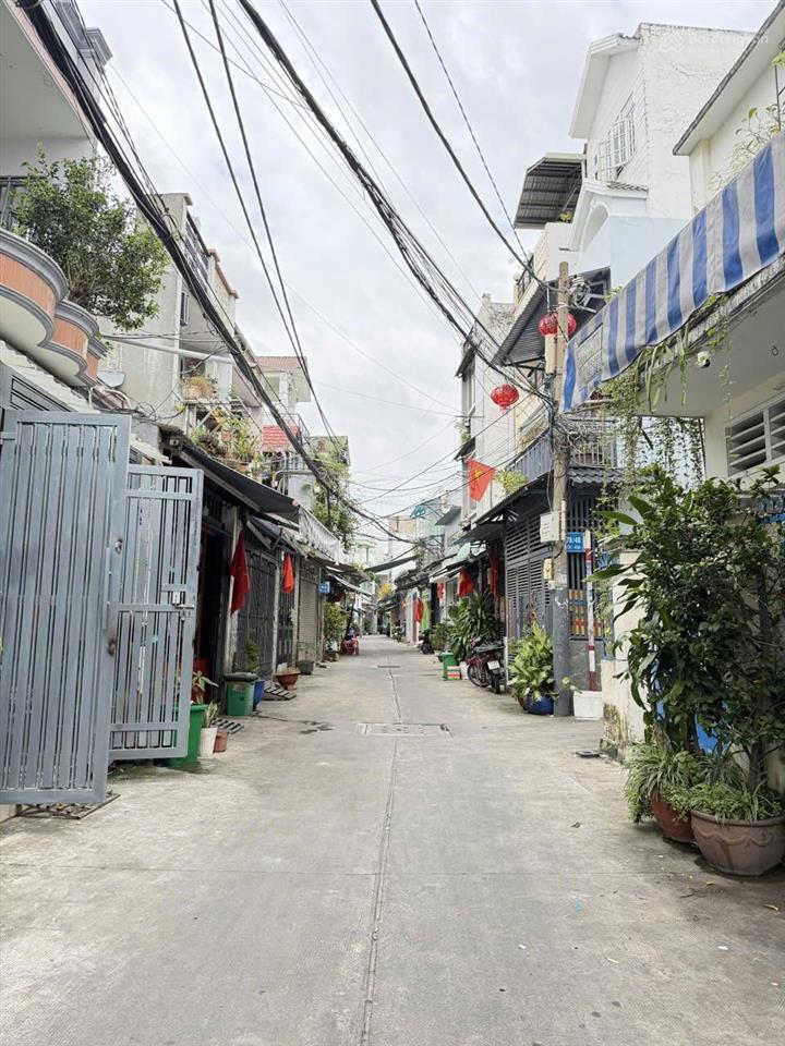 Kẹt tiền bán nhà nguyễn sơn tân phú gần 40m2  3pn còn mới  nhỉnh 4 tỷ.