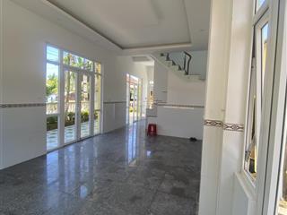 Bán nhà 3 mặt thoáng  view sông cực đẹp tại rừng dừa 7 mẫu, hội an