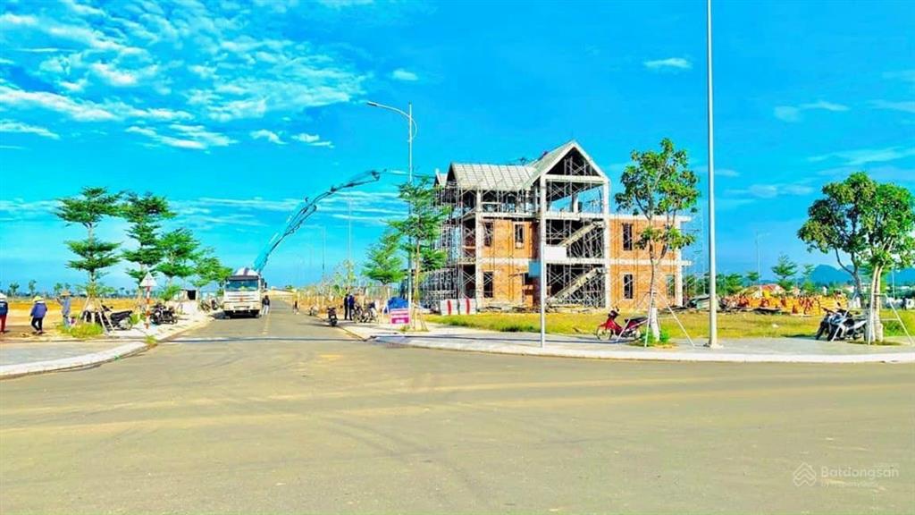 Vịnh an hòa  cần bán cặp liền kề hướng mặt vịnh ( đông bắc) giá chỉ 2,1 tỷ