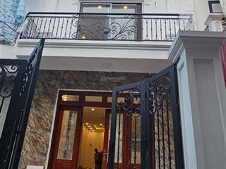 Nhà thật ảnh thật rẻ nhất long biên. dt 75m2 x 4 tầng, chỉ nhỉnh 8tỷ ( có bớt). gần ô tô