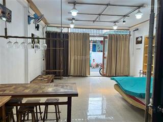 Cách biển phước hải chỉ 800m thôi cô chú anh chị ngang 5.8m sâu 16m full thổ cư nhà mới đầy đủ .
