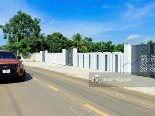 Mặt tiền đoàn trung còn, ngay sát tỉnh lộ 52.
dt 654m2  12.5m x 52,8m sẵn 60m2 thổ cư