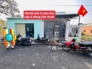 Lộc an  hồ tràm  đất đỏ  brvt bán 2căn nhà cấp 4 đang cho thuê 10x20m full thổ vị trí trung tâm
