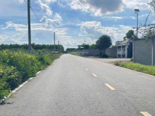 Duy nhất 1 lô 7m đường nhựa 10m đèn đường xã đất đỏ  tp hcm. 2mt trước sau, dt 189m2 thổ cư