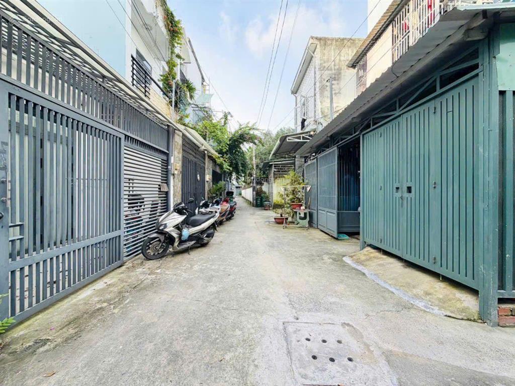 Nhà xây mới bề ngang siêu khủng tân cổ điển quang trung