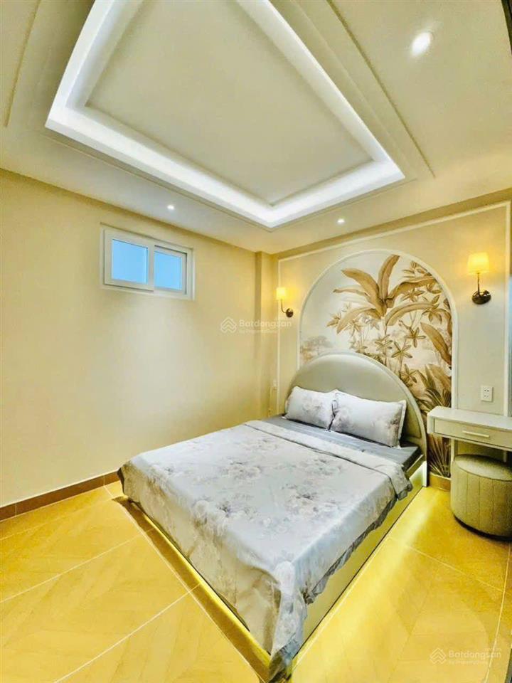 Nhà xây mới bề ngang siêu khủng tân cổ điển quang trung