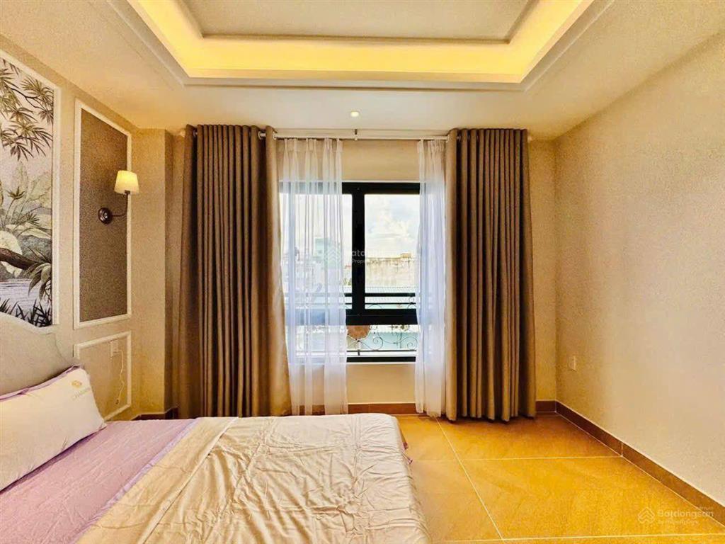 Nhà xây mới bề ngang siêu khủng tân cổ điển quang trung