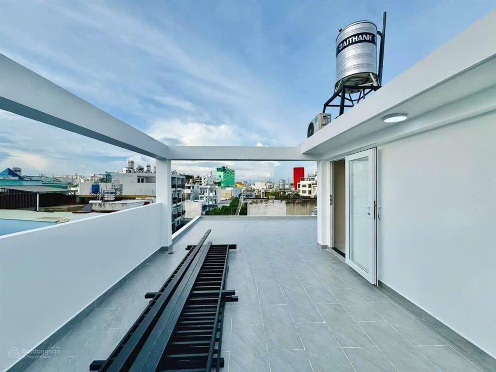 Nhà xây mới bề ngang siêu khủng tân cổ điển quang trung