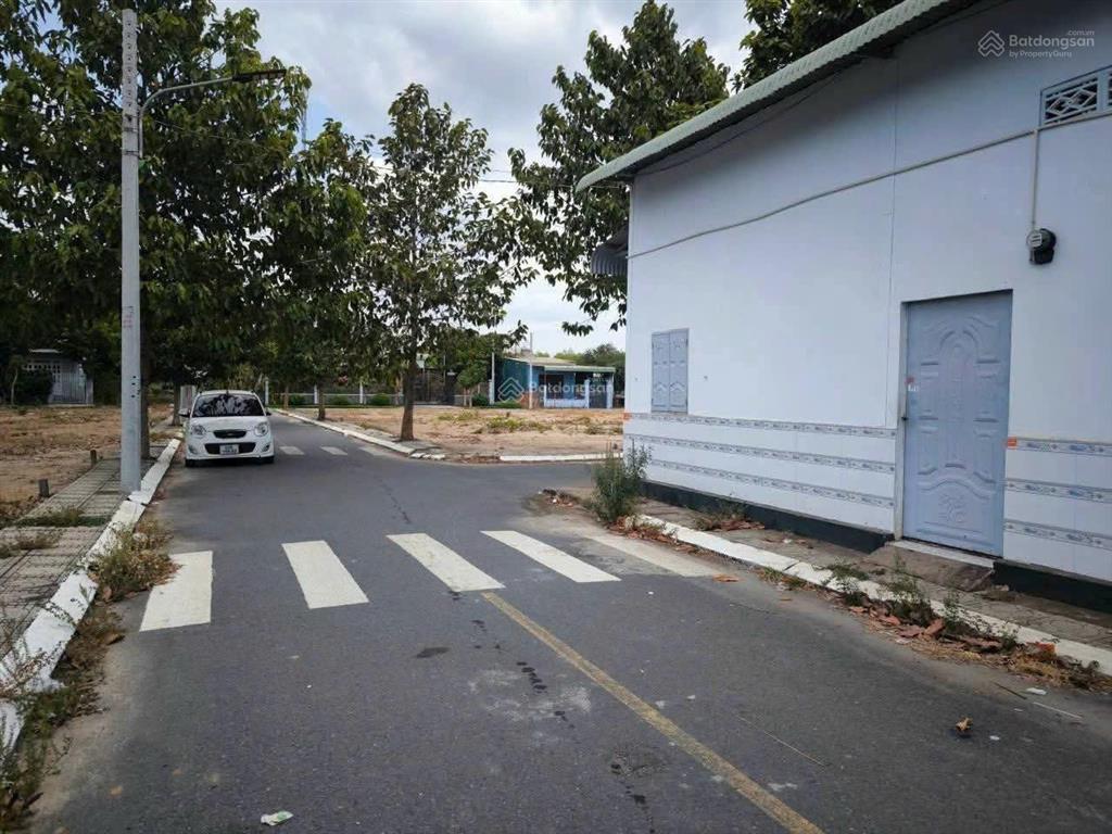 Cần bán nhanh dãy trọ 4 phòng đang cho thuê có dòng thu nhập ngay