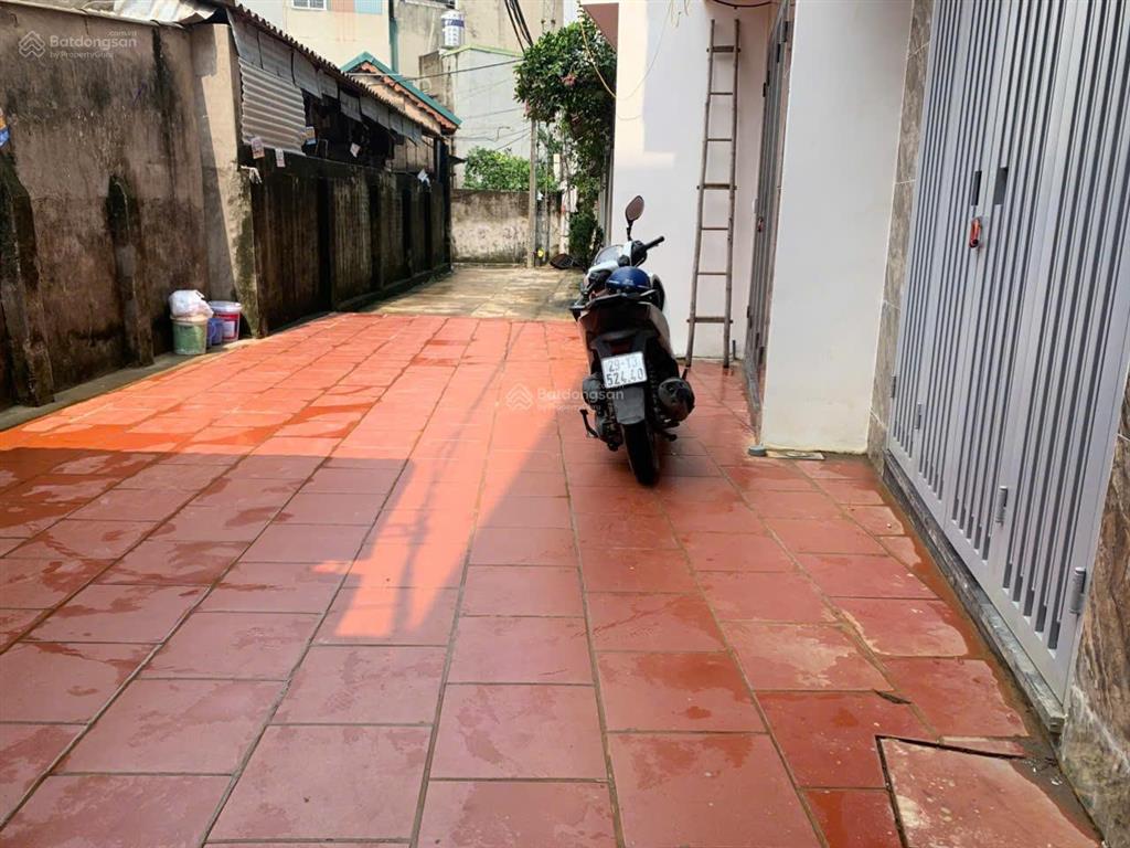 Chính chủ bán nhà đa sĩ38 m5 tầngxây chắc chắn ngõ thôngô tô vào gần cửafull nội thất 7.3 tỉ