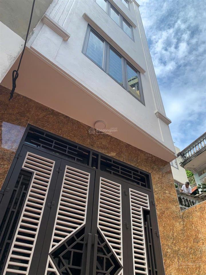 Chính chủ bán nhà đa sĩ38 m5 tầngxây chắc chắn ngõ thôngô tô vào gần cửafull nội thất 7.3 tỉ