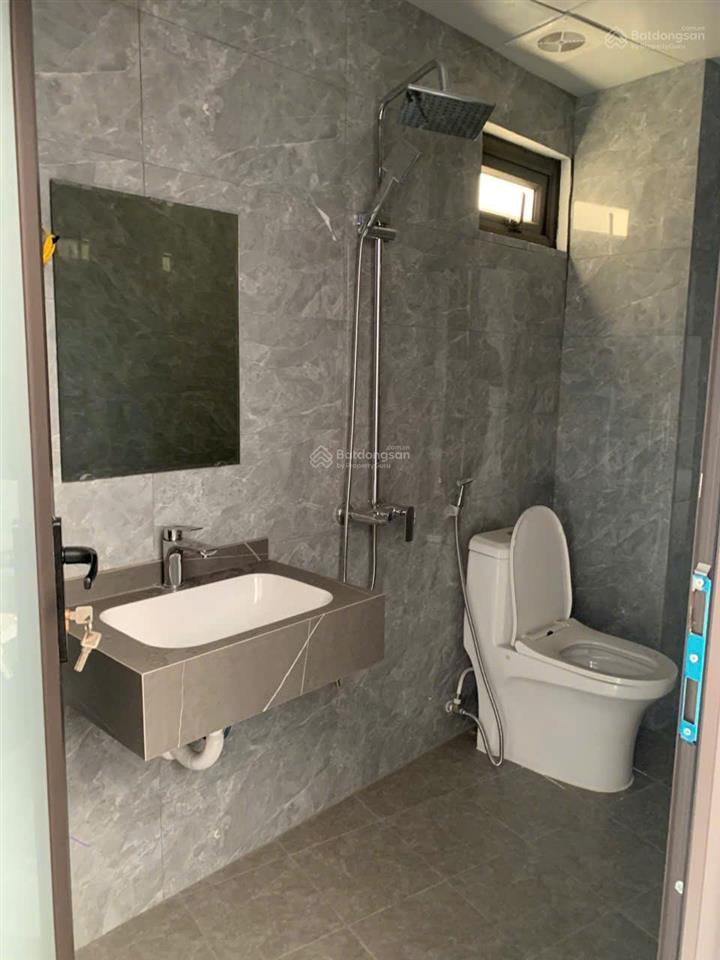 Chính chủ bán nhà đa sĩ38 m5 tầngxây chắc chắn ngõ thôngô tô vào gần cửafull nội thất 7.3 tỉ