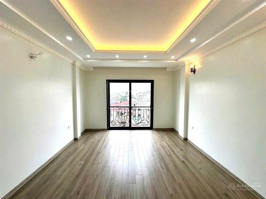 Chính chủ bán nhà đa sĩ38 m5 tầngxây chắc chắn ngõ thôngô tô vào gần cửafull nội thất 7.3 tỉ