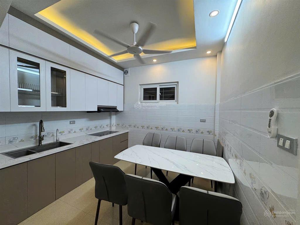 Chính chủ bán nhà mới 5 tầng 31 m tặng nội thất gần đường mậu lươngngõ thôngcho thuê tốt6 tỉ
