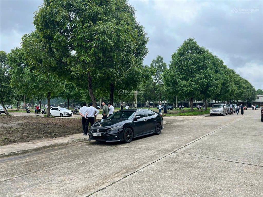 Ngay nhà văn hoá khu a trung tâm hành chính bàu bàng xuất hiện 1 lô sổ sẵn xây dựng tự do