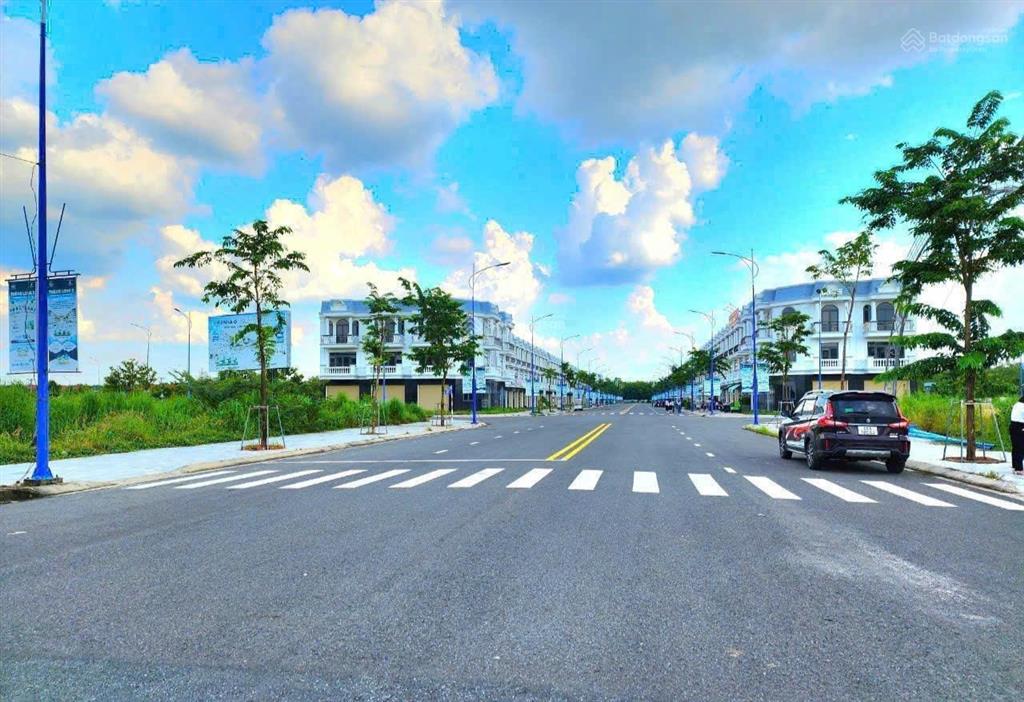 Gấp! hàng ngộp, duy nhất 1 lô góc nội bộ trong khu nhà chuyên gia kcn becamex bàu bàng, 0968 481 ***