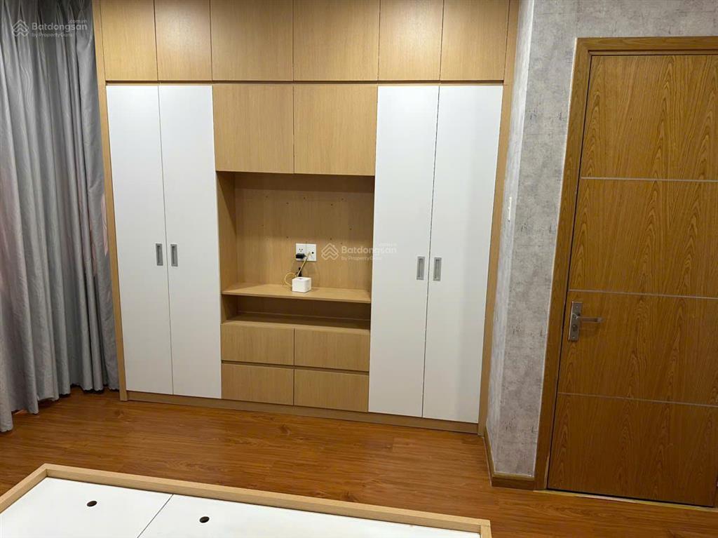 Cần bán căn hộ lữ gia plaza q11, dt 100m2, 3pn, 2wc, có bancon, căn góc, sh chính chủ. giá 5.8 tỷ