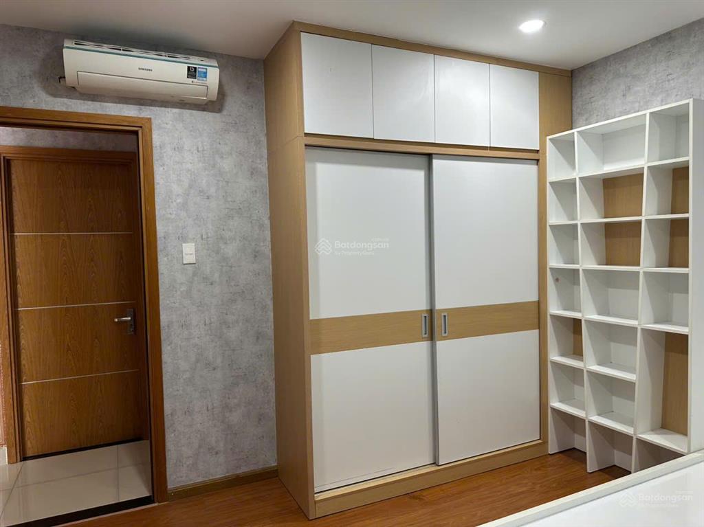 Cần bán căn hộ lữ gia plaza q11, dt 100m2, 3pn, 2wc, có bancon, căn góc, sh chính chủ. giá 5.8 tỷ