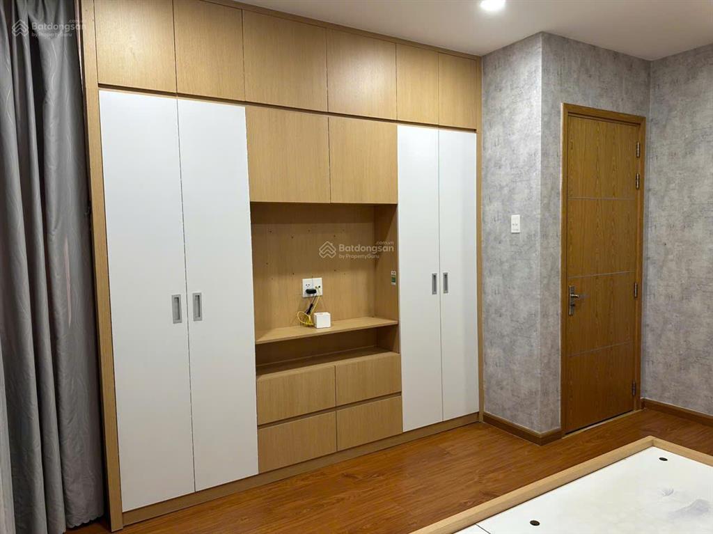 Cần bán căn hộ lữ gia plaza q11, dt 100m2, 3pn, 2wc, có bancon, căn góc, sh chính chủ. giá 5.8 tỷ