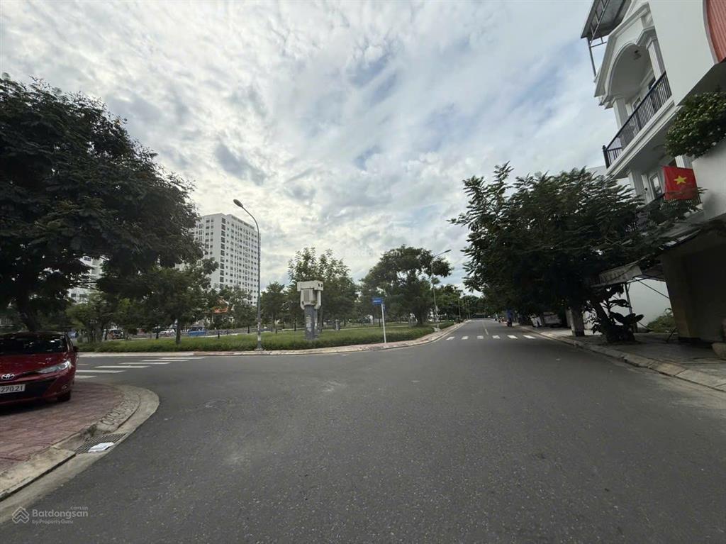 Bán lô đất view xéo công bán lô đất view xéo công viên kđt hà quang 1  nha trang giá chỉ 7 tỷ