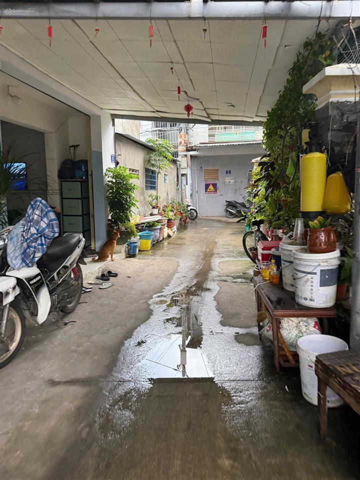 Bán nhà 2 tầng hẻm phước hải  nha trang cách đường b7 chỉ 50m . giá chỉ 2 tỷ 690