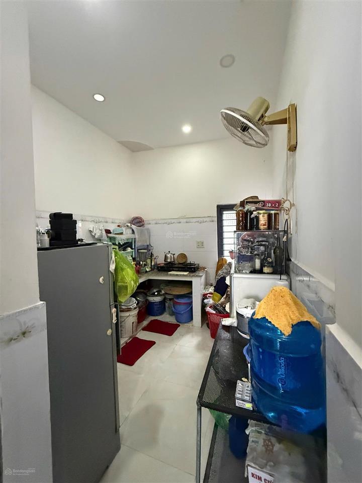 Bán nhà 2 tầng hẻm phước hải  nha trang cách đường b7 chỉ 50m . giá chỉ 2 tỷ 690