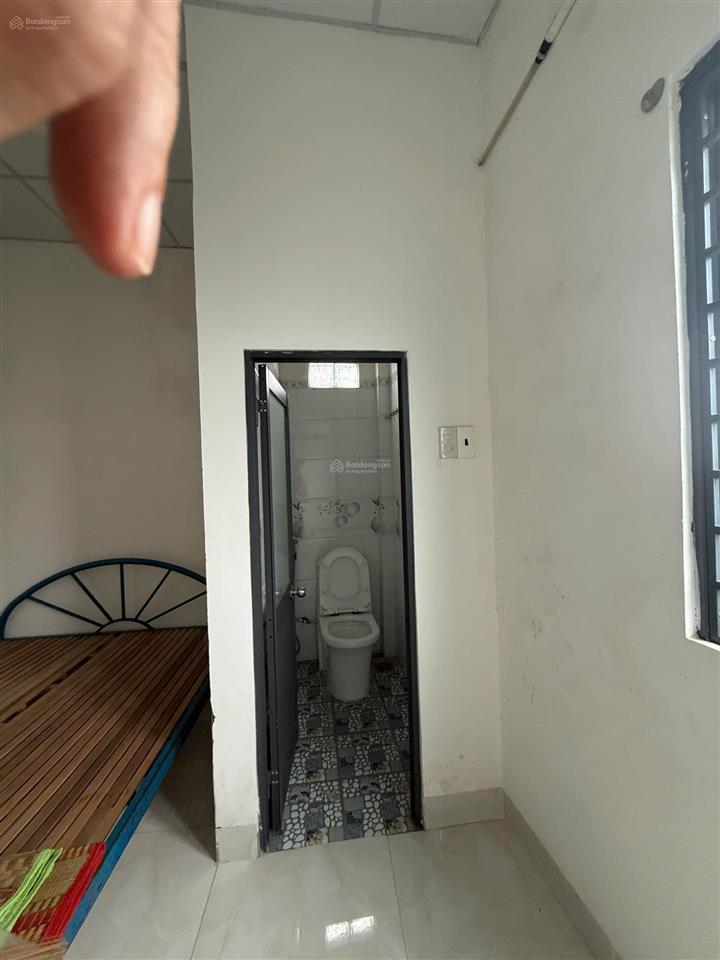 Bán nhà 2 tầng hẻm phước hải  nha trang cách đường b7 chỉ 50m . giá chỉ 2 tỷ 690