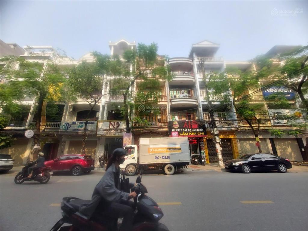 Sản phẩm vị trí đẹp nhà mặt đường văn cao, 90m2 4 tầng, 17,8 tỷ