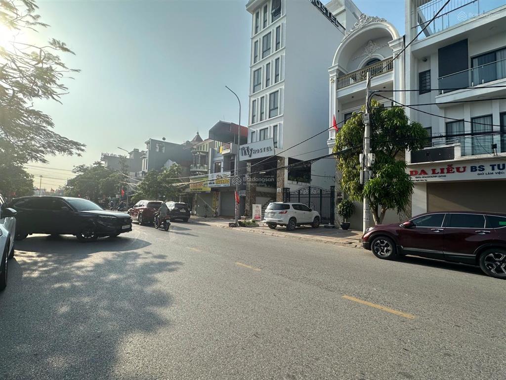 Bán nhà 7 tầng thang máy, 120m2  mặt đường ngô gia tự  17 tỷ