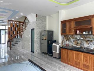 Bán nhà ngộp đông tăng long q9 dt 5x20m góc 2mt nhà 1 trệt 2 lầu giá đầu tư  0906 860 ***