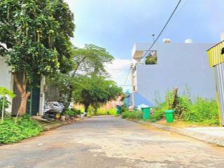 Bán đất hxh đường bưng ông thoàn phú hữu q9 dt 56m giá 3,9 tỷ shr  e hoàng 0906 860 ***