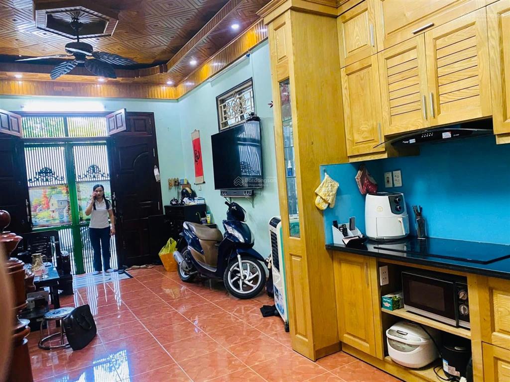 Bán nhà riêng lô góc ô tô đỗ cửa phố đào tấn xây 6 tầng 40m2 đủ nội thất ở ngay, giá bán 13,2 tỷ