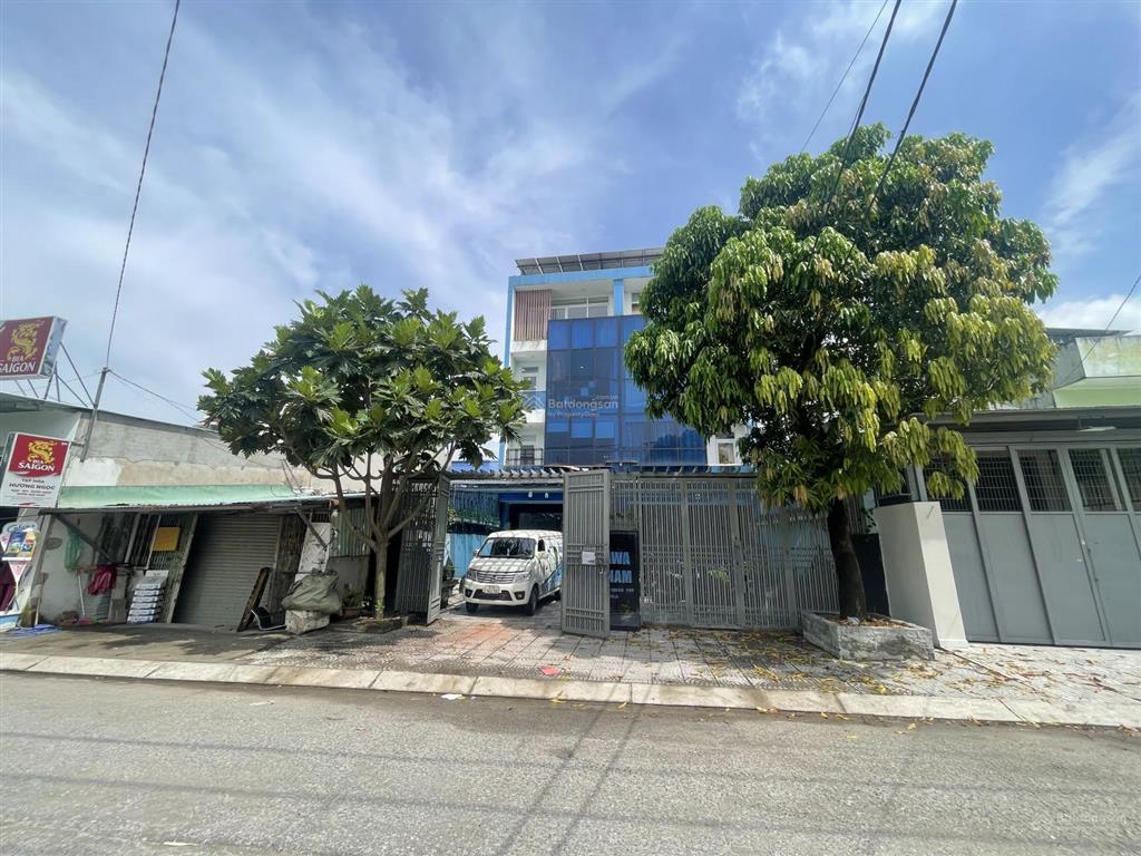 Toà nhà văn phòng (10.8 x 40m)  1 trệt 3 lầu (gần 1000m2 sàn)  (có bán lẻ 1 căn) giá 12.5t/ căn