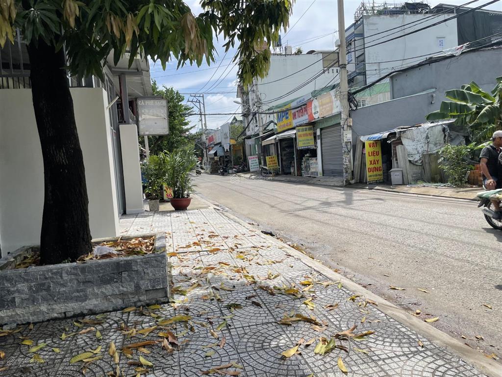 Toà nhà văn phòng (10.8 x 40m)  1 trệt 3 lầu (gần 1000m2 sàn)  (có bán lẻ 1 căn) giá 12.5t/ căn